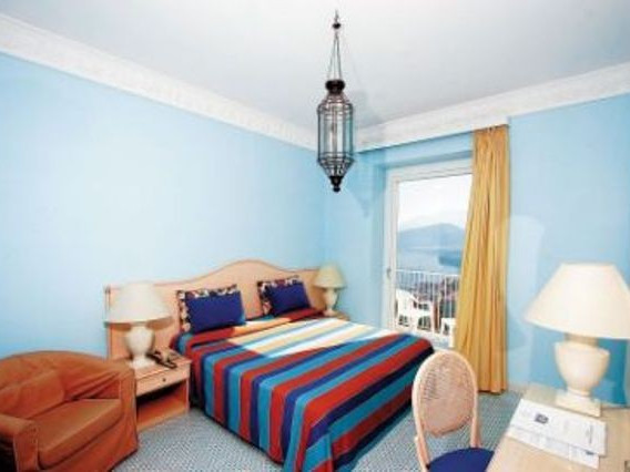 Double room with balcony and sunrise/sea view 