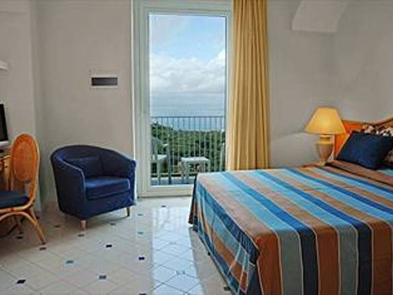 Double room with balcony and sunset/sea view 