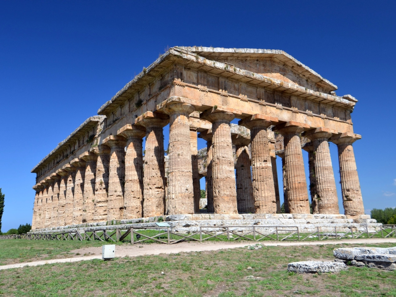 Paestum italien - Sorrent hotel - Paestum tempel - hotel in Sorrent - Italien Paestum - Salerno Italien